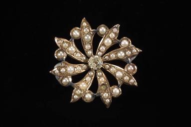 Brooch, Decorative - Elizabeth Little