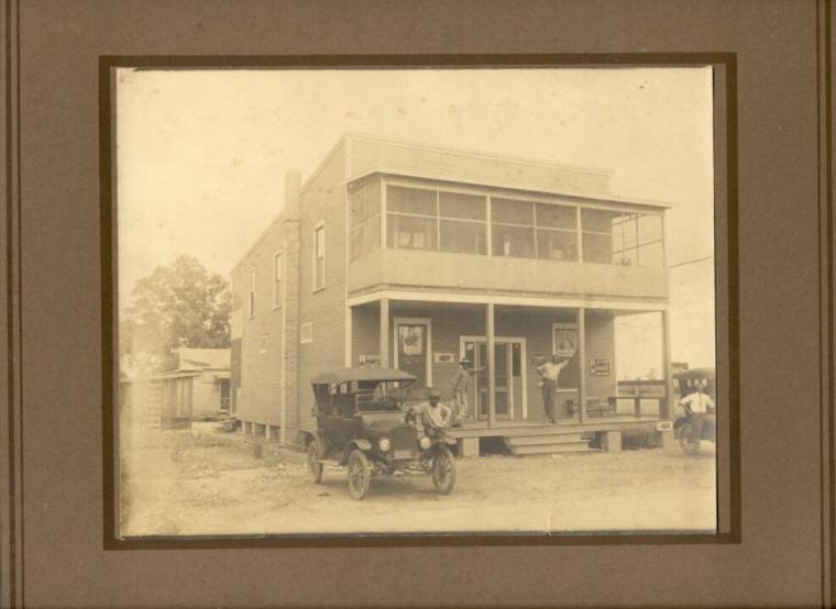 photo of L.B. Branch Grocery Store in Little Rock