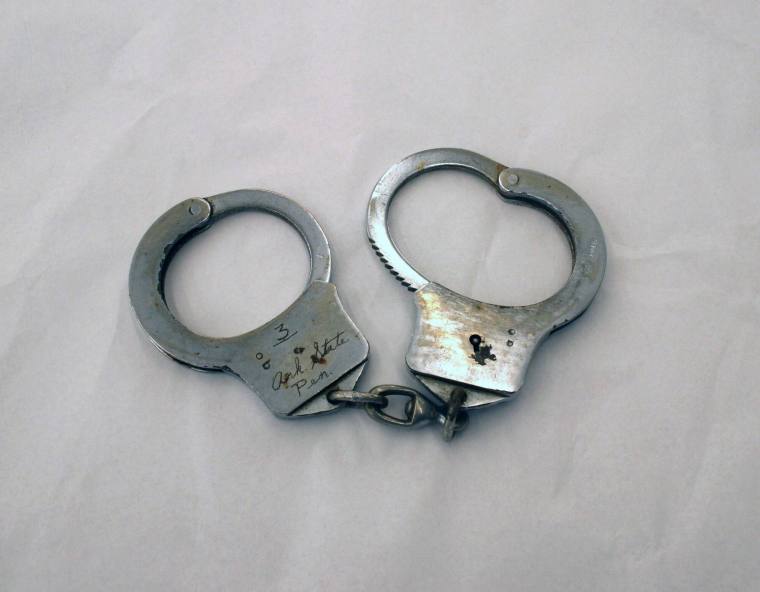 AR Dept. of Corrections handcuffs