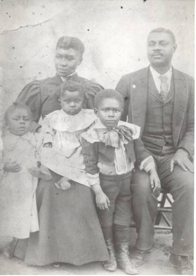 Photo Rev. George Saxton & Family