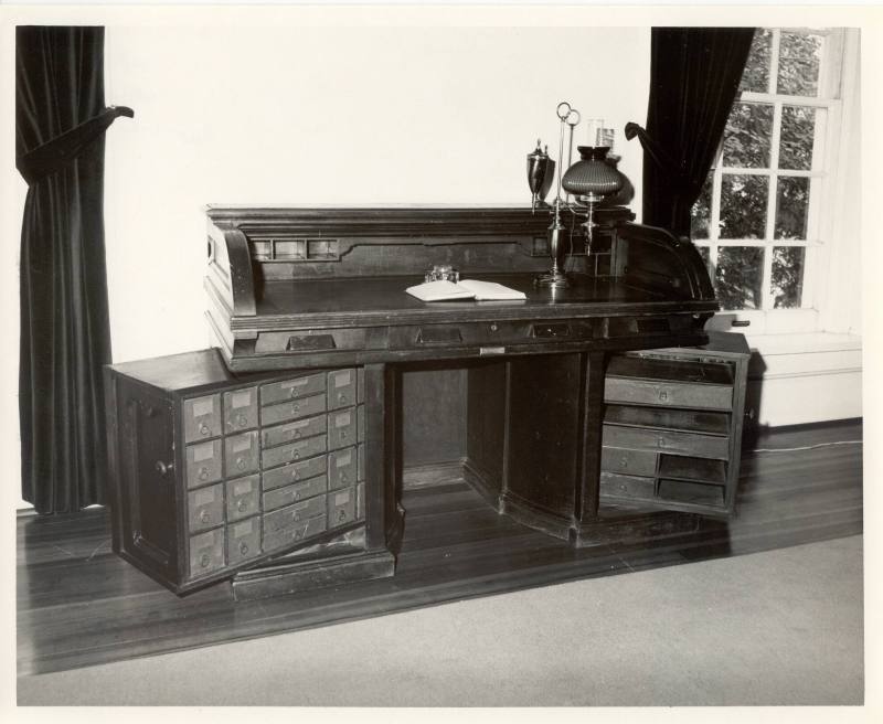 Double Pedestal Desk 