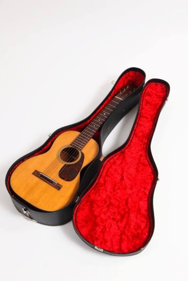 Case, Guitar - Conway Twitty