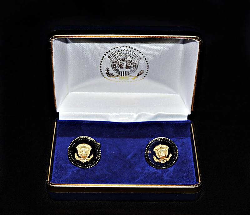 Cufflinks, Senator Dale Bumpers