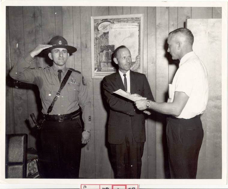 photo of Lieut. Jim Ross and Maj. Kenneth McKee