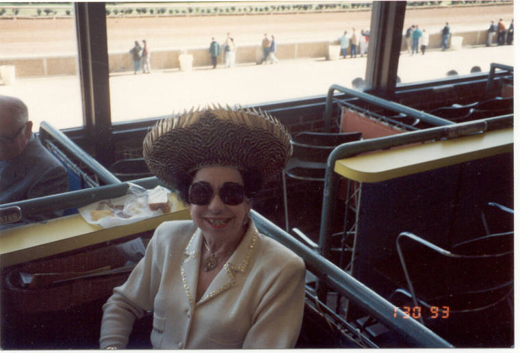 Photograph of Willie Oates wearing a Jack McConnell hat 