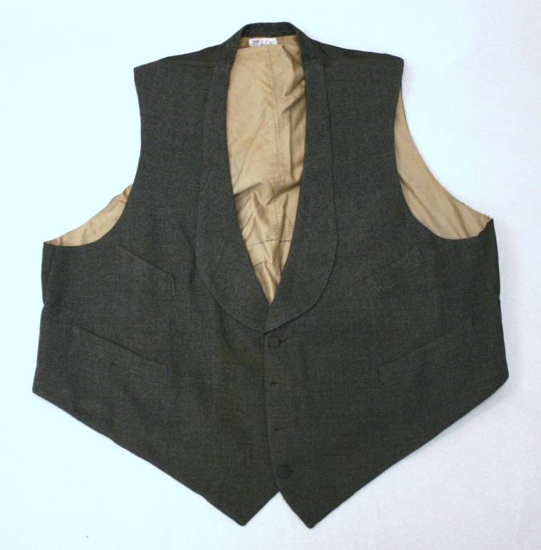 Gov. Davis vest