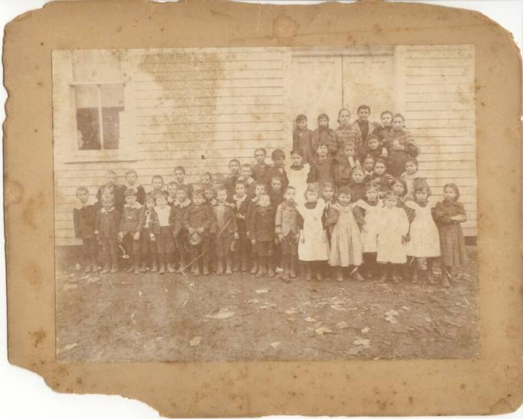 photo of Walnut Ridge school group