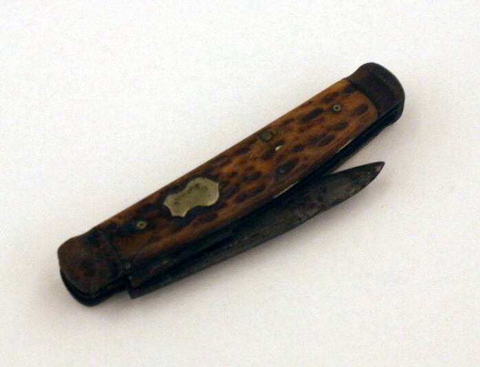 Broach pocket knife