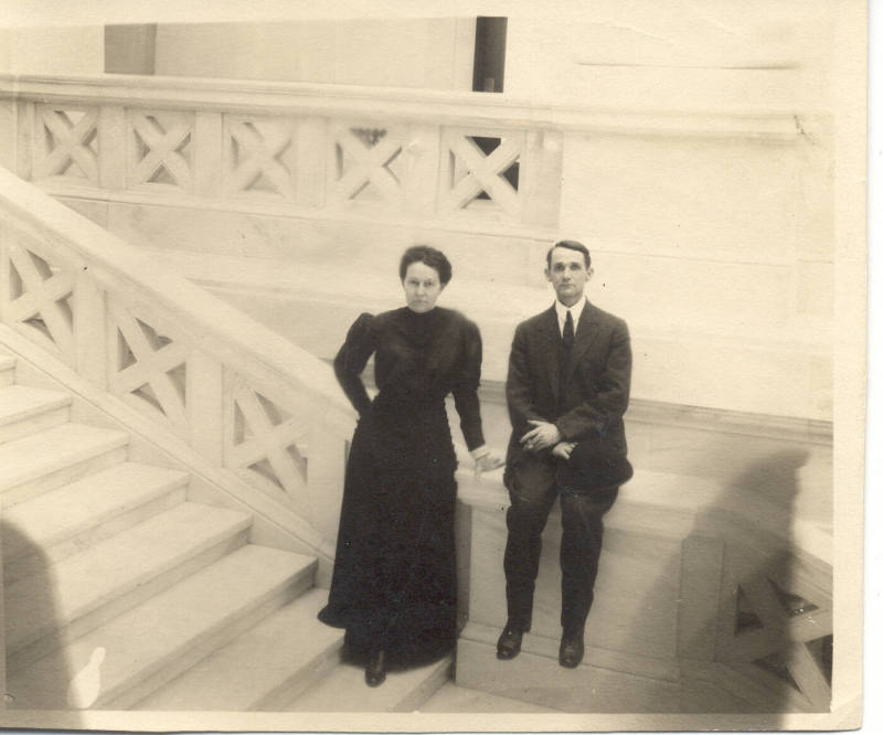 Photo of Eva Reichardt & Sen. Pippen