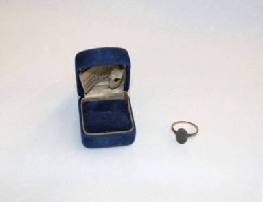 Patsy Daniel Lightfoot (1791-1876) engraved ring & box