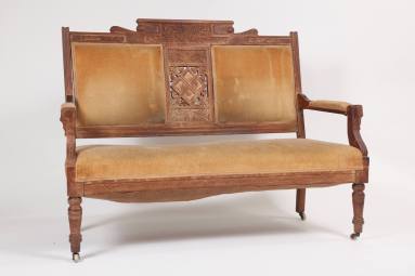 Setee owned by Governor Augustus Garland