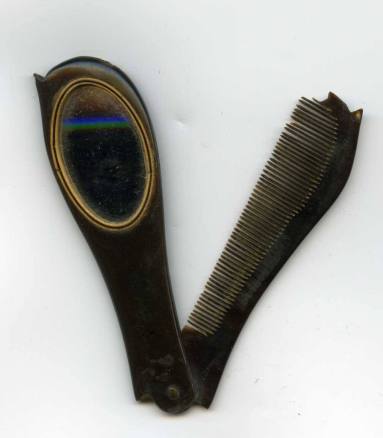 Comb & Mirror, Folding