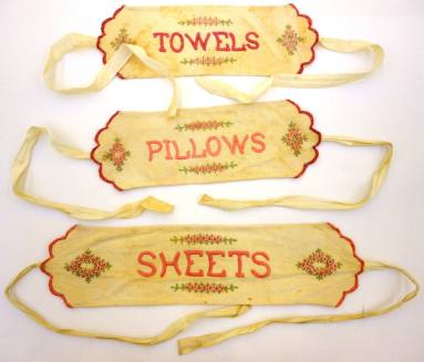 Ties for domestic linen set