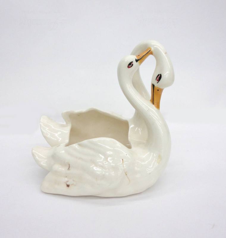 Camark Swan planter