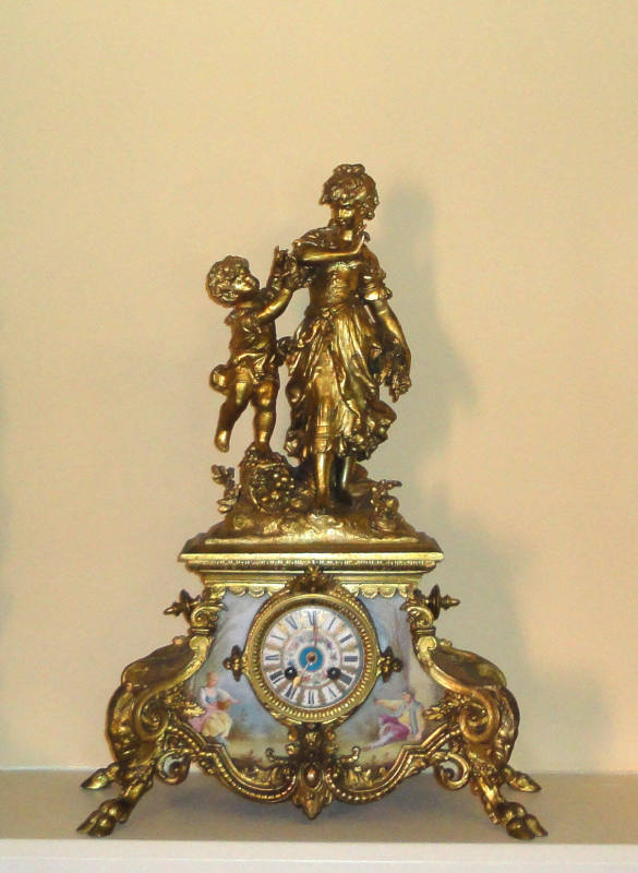 Clock, Mantle