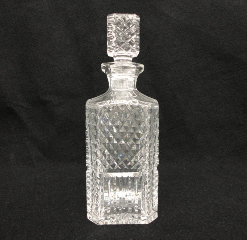 Decanter and stopper, Cut glass