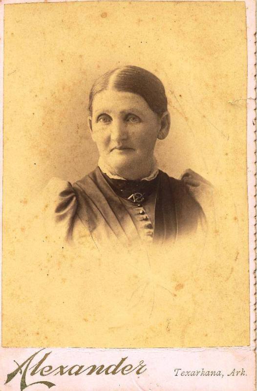 Photograph, Cabinet Card - Mrs. S.W. Davis