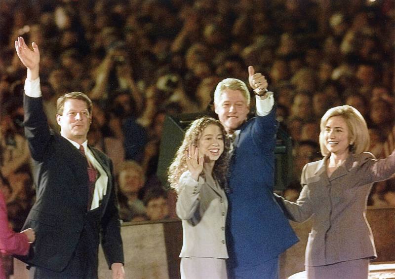 Photograph, Bill Clinton and Family