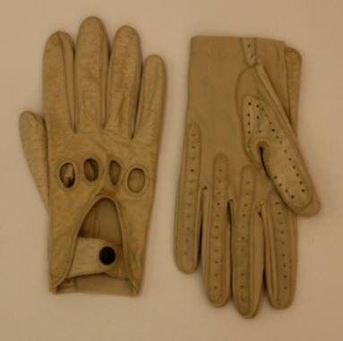 Gloves, White - Anne McMath