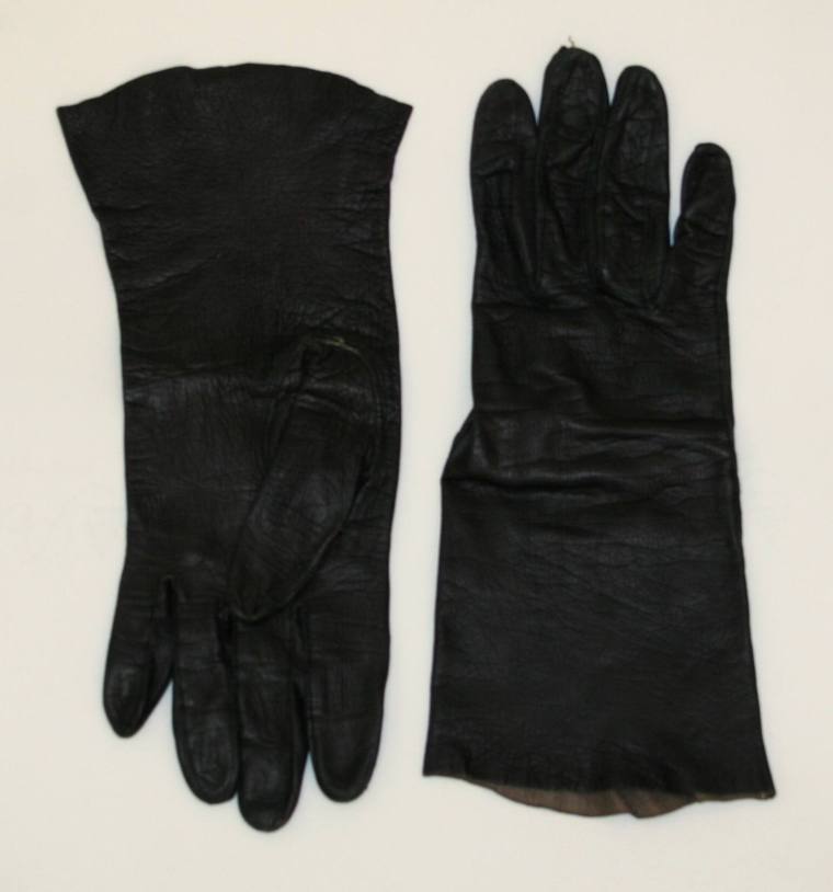 Gloves, Black - Anne McMath