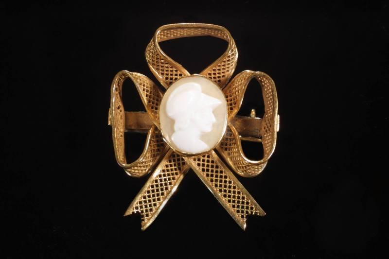 Brooch, Cameo - Mary Jane Conway