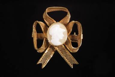 Brooch, Cameo - Mary Jane Conway