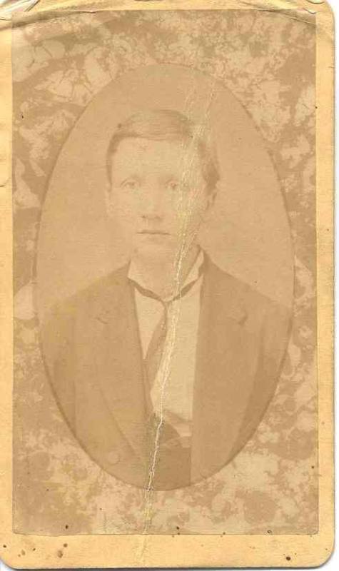 Oval photo of Jeff Davis as young man